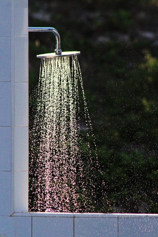 Eau chaude dans une douche